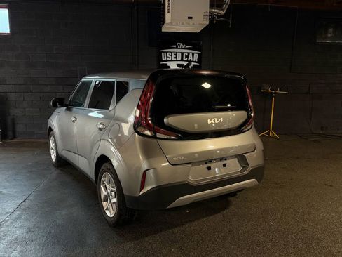 Used 2024 Kia Soul LX w/ Option Group 015 FWD image 3