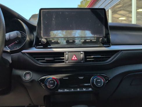 Used 2024 Kia Forte GT-Line image 7