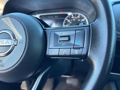 Used 2022 Nissan Rogue SV image 18