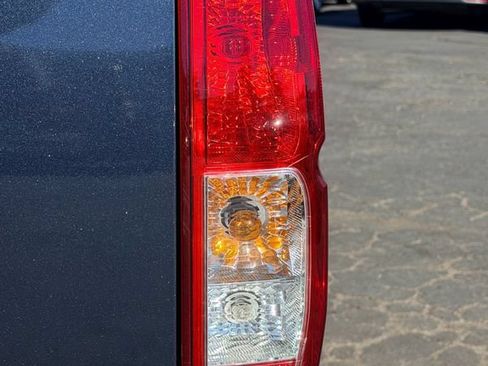 Used 2017 Nissan Frontier SV w/ SV Value Truck Package AWD/4WD image 9