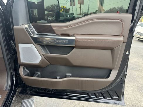 Used 2025 Ford F250 King Ranch w/ Chrome Package image 19