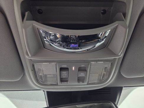 Used 2020 Honda CR-V Touring image 14