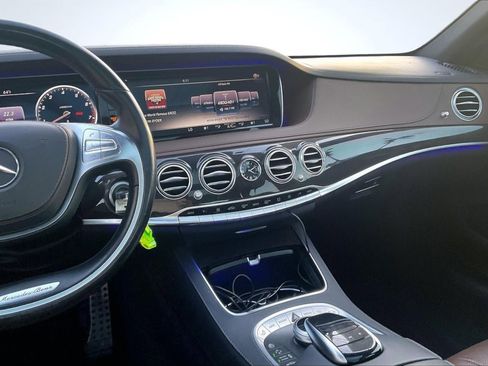 Used 2017 Mercedes-Benz S 550 Sedan image 6