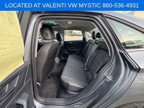Certified 2024 Volkswagen Jetta SE w/ Panoramic Sunroof Package FWD image 9
