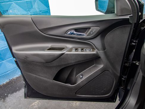 Used 2023 Chevrolet Equinox LT FWD image 11