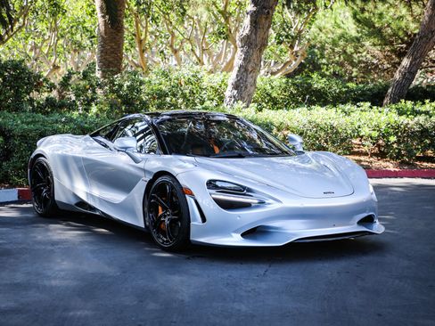 Used 2024 McLaren 750S Spider RWD image 1