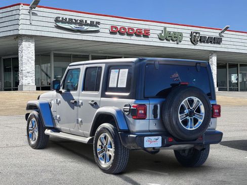 Used 2018 Jeep Wrangler Unlimited Sahara image 4