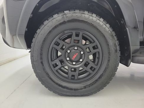 Used 2024 Toyota 4Runner SR5 Premium w/ Moonroof Package AWD/4WD image 10