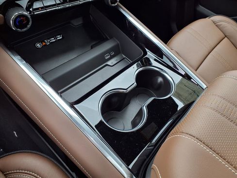 New 2025 Chevrolet Tahoe High Country image 12