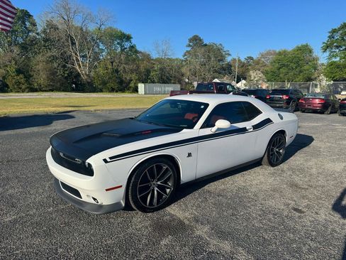 Used 2018 Dodge Challenger R/T Scat Pack w/ Leather Interior Group image 8