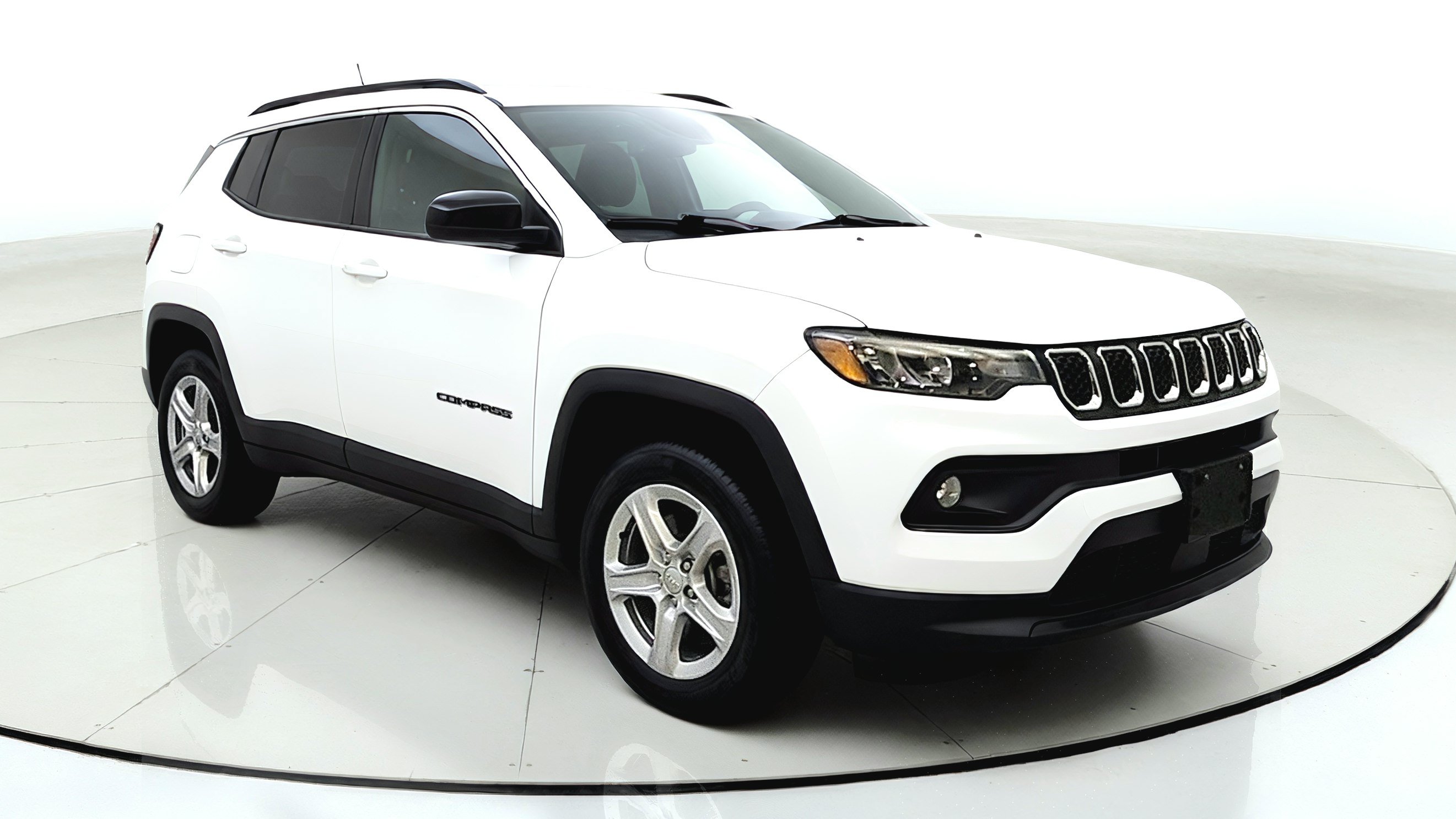 Used 2023 Jeep Compass Latitude w/ Convenience Group AWD/4WD image 1