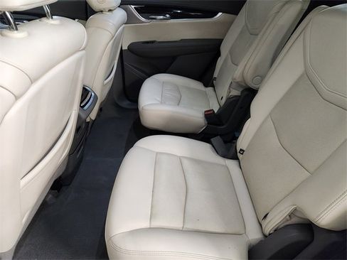 Used 2021 Cadillac XT6 Premium Luxury image 30