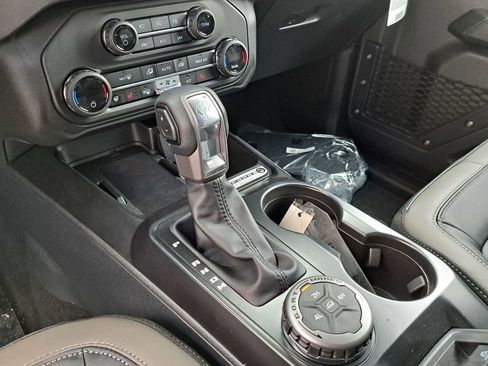 New 2026 Ford Bronco Outer Banks image 9