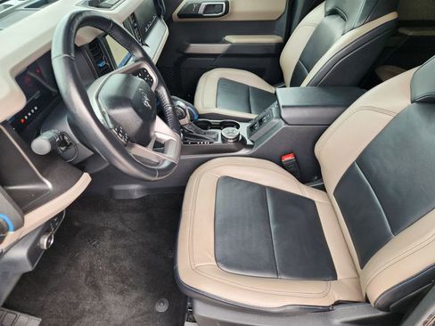 Used 2022 Ford Bronco Wildtrak image 14