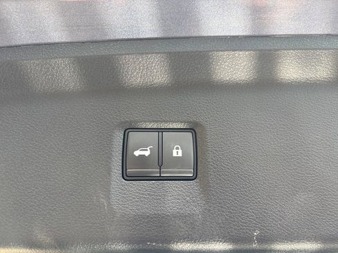 Used 2023 INFINITI QX60 Sensory w/ Cargo Package image 79