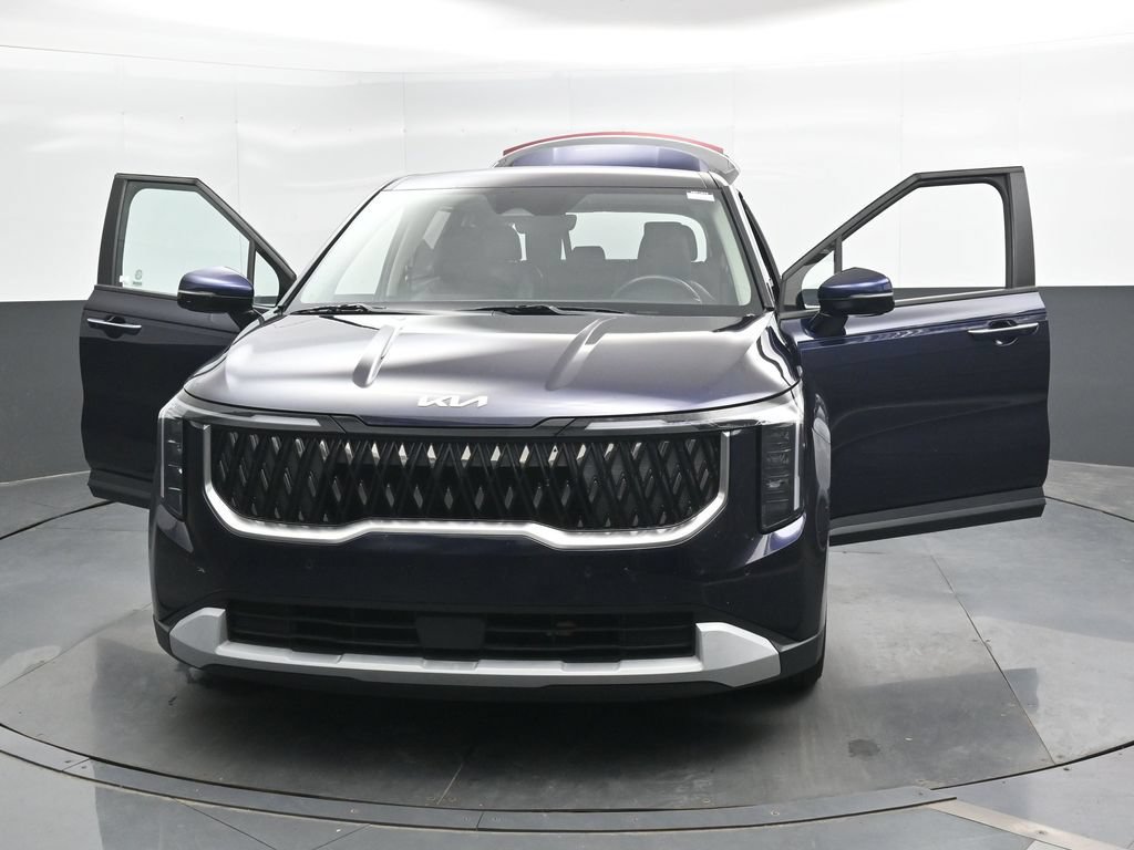 Used 2025 Kia Carnival FWD image 49