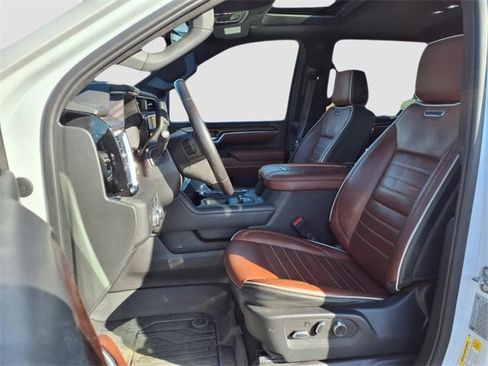 Used 2024 GMC Sierra 2500 Denali Ultimate w/ Max Trailering Package image 13