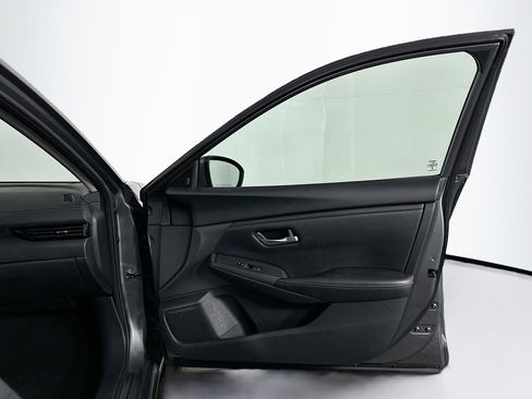 Used 2024 Nissan Sentra SV image 30