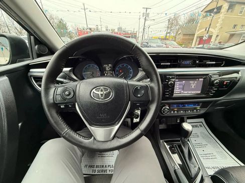 Used 2015 Toyota Corolla S image 38