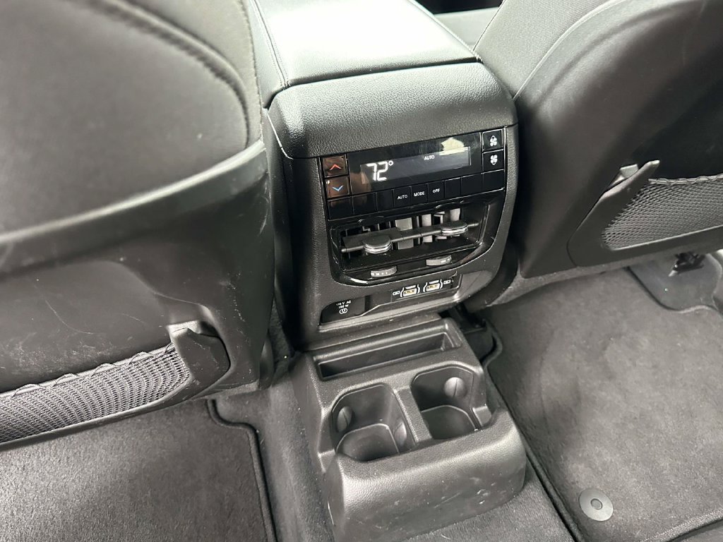 Used 2023 Jeep Grand Cherokee L Laredo w/ Luxury Tech Group I AWD/4WD image 13