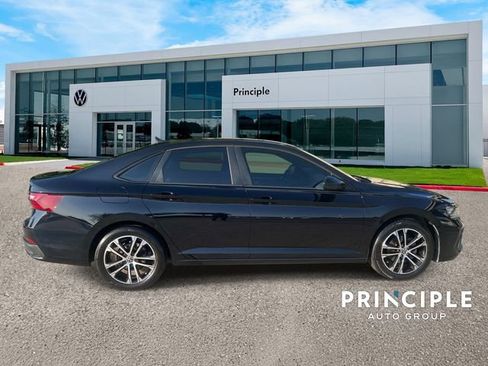 Used 2023 Volkswagen Jetta Sport FWD image 5