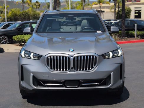 Used 2024 BMW X5 sDrive40i w/ Premium Package RWD image 3
