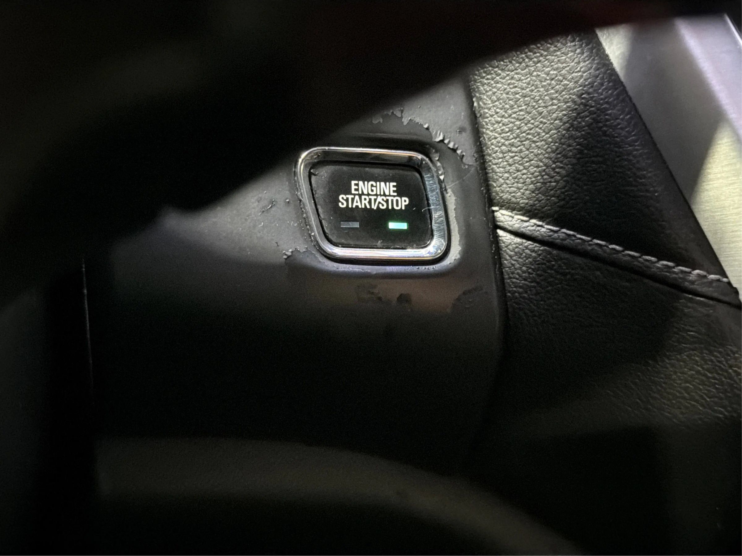 Used 2020 GMC Acadia SLT w/ LPO, Cargo Package FWD image 23
