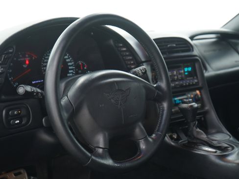 Used 1999 Chevrolet Corvette Convertible w/ Memory Pkg image 17