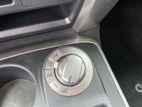 Used 2022 Toyota 4Runner SR5 Premium image 40