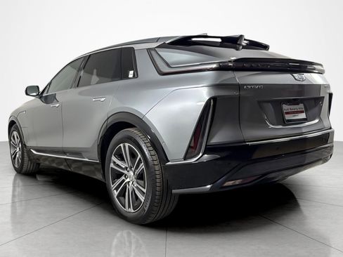 Used 2024 Cadillac Lyriq Luxury RWD image 3
