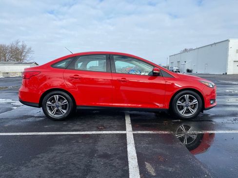 Used 2017 Ford Focus SE image 8