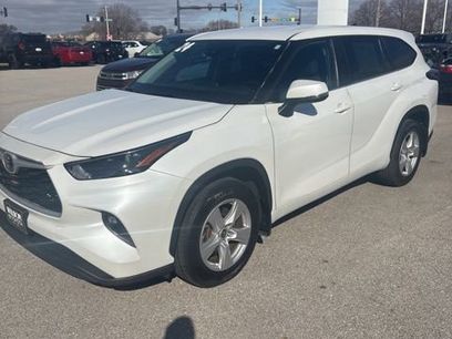 Used 2024 Toyota Highlander LE