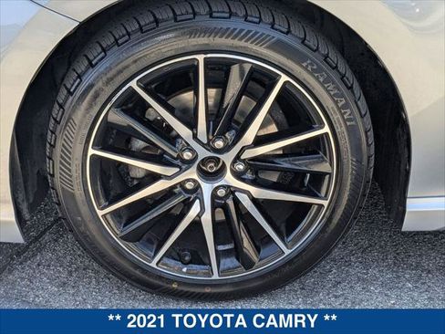 Used 2021 Toyota Camry SE w/ Carpet Mat Package (TMS) image 9