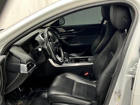 Used 2020 Jaguar XE S RWD image 14