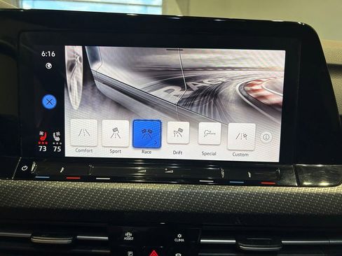 Used 2024 Volkswagen Golf R AWD/4WD image 21
