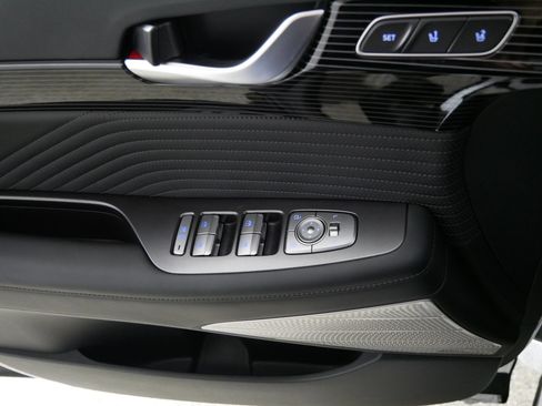 Used 2025 Hyundai Palisade Calligraphy image 19