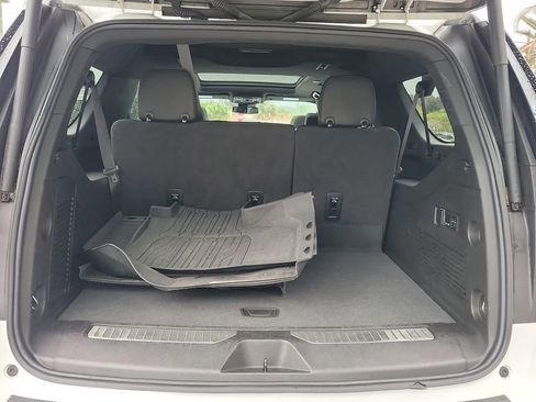 Used 2023 GMC Yukon XL AT4 w/ Technology Package image 11