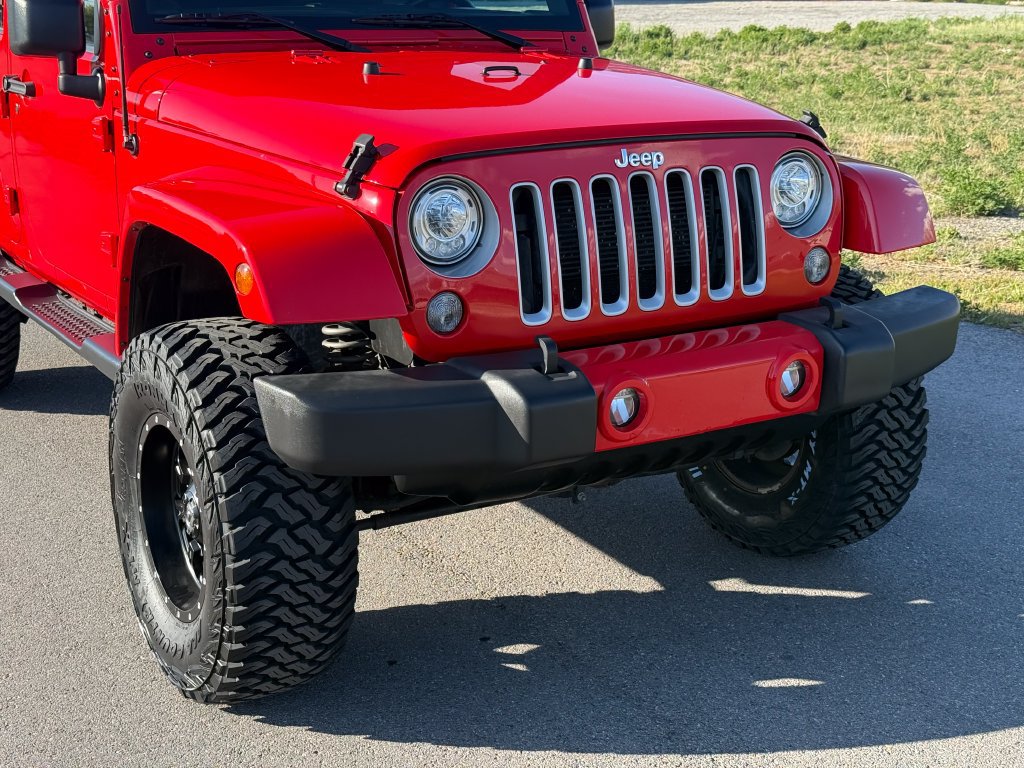 Used 2018 Jeep Wrangler Unlimited Sahara w/ Max Tow Package AWD/4WD image 5