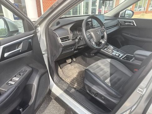 Used 2022 Mitsubishi Outlander SE AWD/4WD image 20