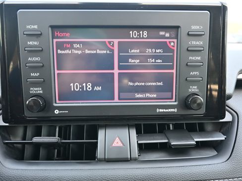 Used 2022 Toyota RAV4 LE FWD image 13