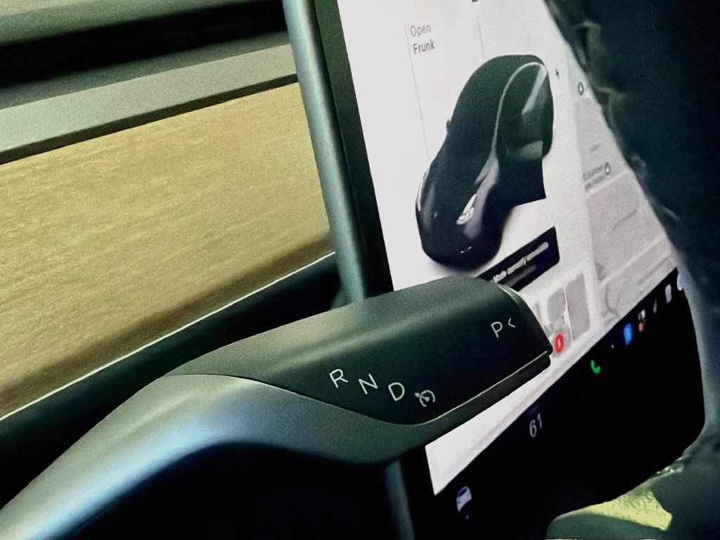 Used 2022 Tesla Model Y Performance AWD/4WD image 16