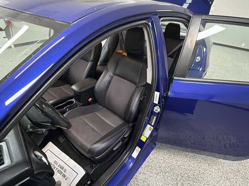 Used 2018 Toyota Corolla SE w/ SE Premium Package image 12