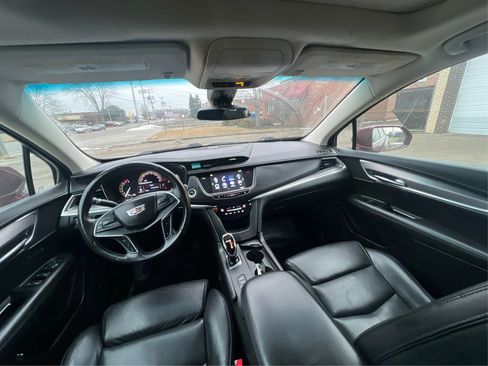 Used 2017 Cadillac XT5 Luxury w/ Driver Awareness Package FWD image 28