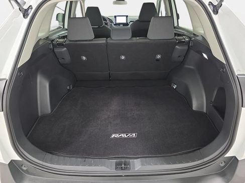 Certified 2024 Toyota RAV4 XLE AWD/4WD image 31
