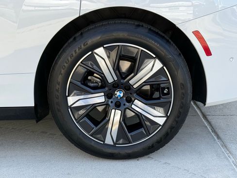 Used 2026 BMW iX xDrive60 image 18