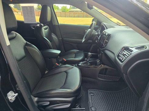 Used 2021 Jeep Compass Latitude FWD image 13