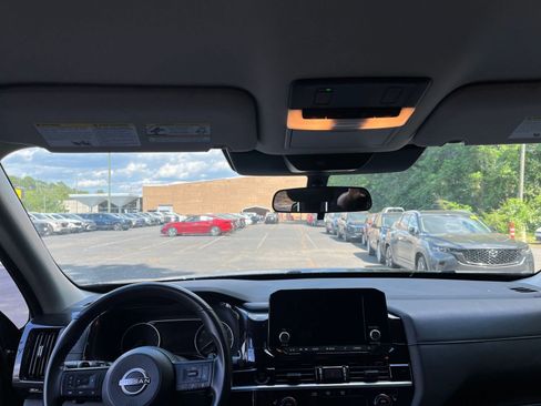 Used 2025 Nissan Pathfinder SV image 35