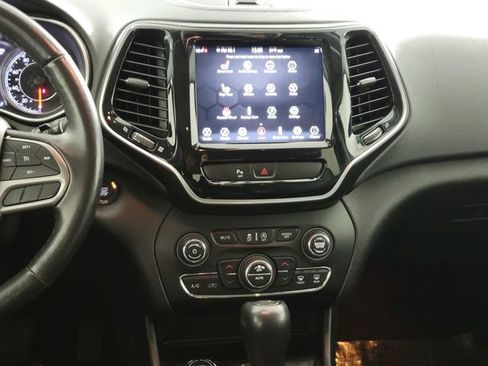 Used 2019 Jeep Cherokee Limited image 20