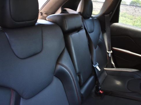 Used 2022 Jeep Cherokee Trailhawk image 27