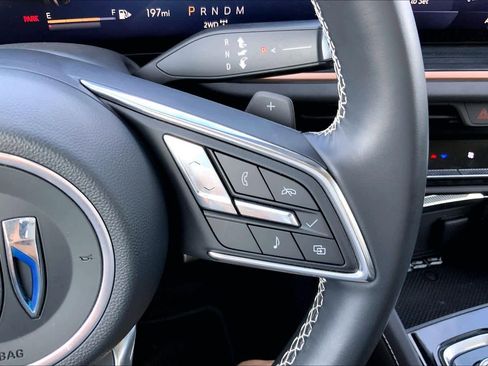 Certified 2025 Buick Envision Sport Touring image 23